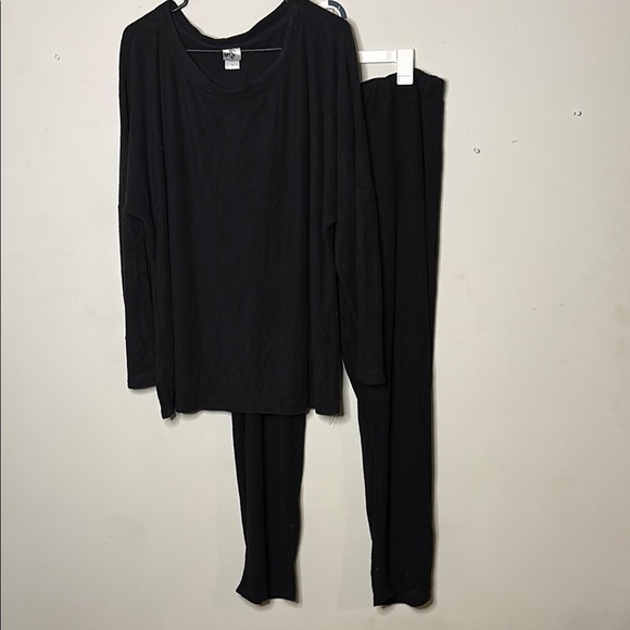 Natori Black Pantsuit - Picture 1 of 10